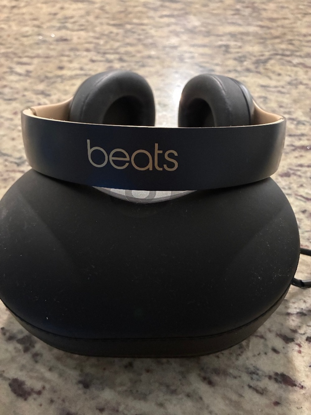 Beats studios 3 gold & grey